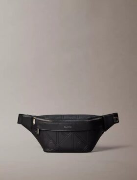 Sac banane avec logo en relief sur toute la surface