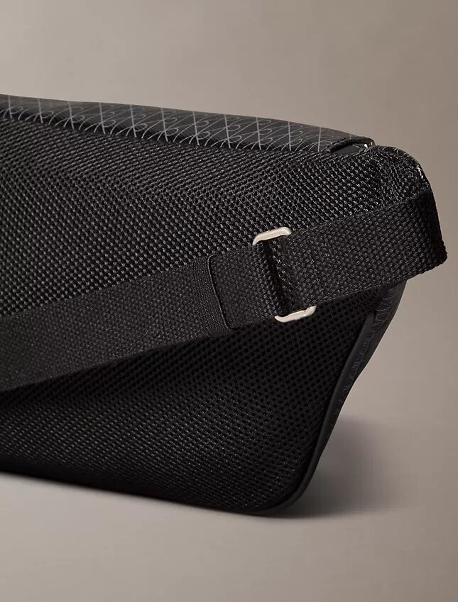 Sac banane à logo emblématique sur toute la surface de la ceinture Sac banane à logo emblématique sur toute la surface de la ceinture