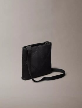 Sac à bandoulière avec logo en relief