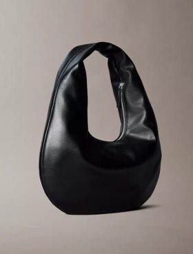 Sac à bandoulière en forme de croissant à grain galet