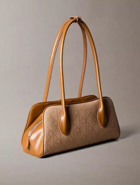 Sac à bandoulière en jacquard avec logo emblématique sur toute la surface