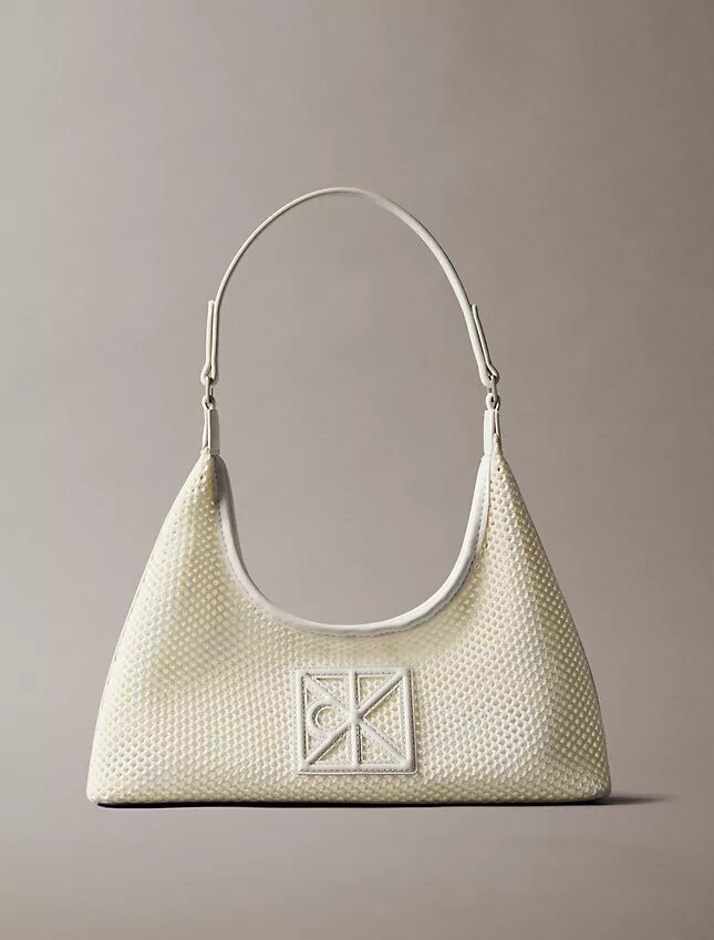 Sac à bandoulière en maille avec logo emblématique Sac à bandoulière en maille avec logo emblématique
