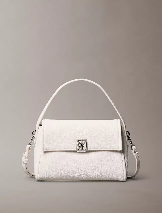 Sac à bandoulière en simili cuir grainé avec logo emblématique Sac à bandoulière en simili cuir grainé avec logo emblématique