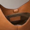 Sac à bandoulière moyen en cuir souple Sac à bandoulière moyen en cuir souple