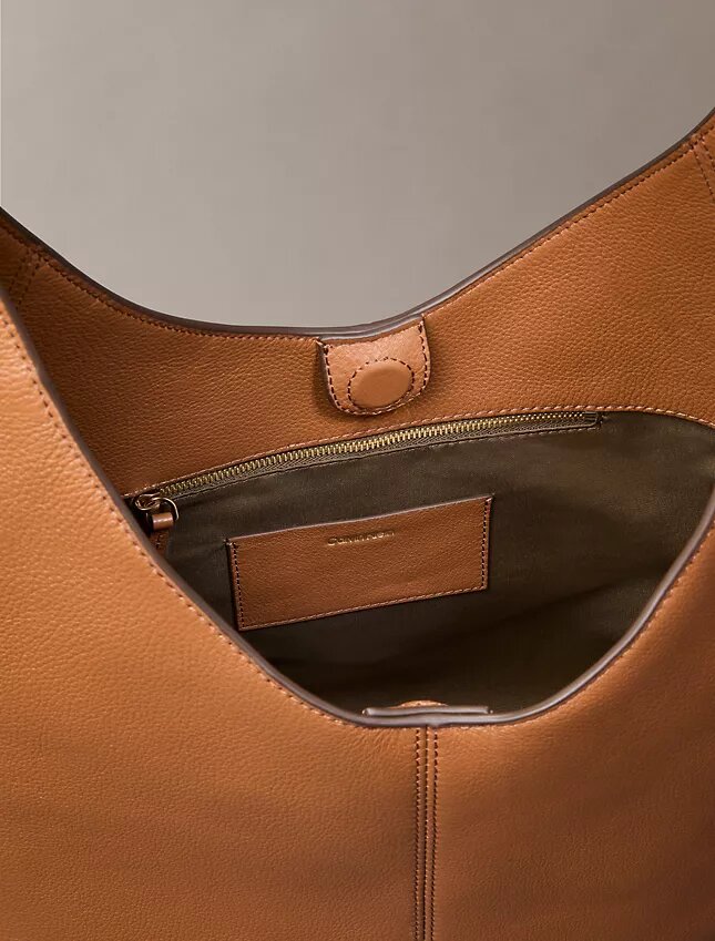 Sac à bandoulière moyen en cuir souple Sac à bandoulière moyen en cuir souple