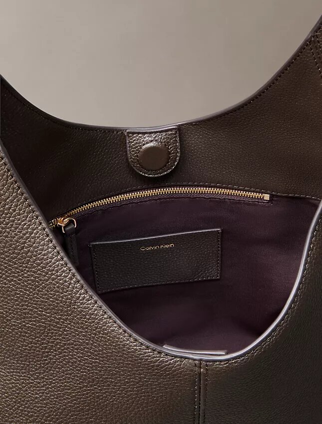 Sac à bandoulière moyen en cuir souple Sac à bandoulière moyen en cuir souple