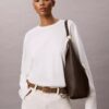 Sac à bandoulière moyen en cuir souple Sac à bandoulière moyen en cuir souple