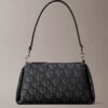 Sac à bandoulière à plis avec logo Monogram