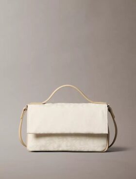 Sac à bandoulière à rabat avec motif Monogram sur toute la surface