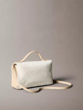 Sac à bandoulière à rabat avec motif Monogram sur toute la surface