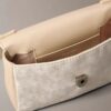 Sac à bandoulière à rabat avec motif Monogram sur toute la surface