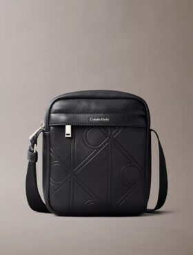 Sac de reporter avec logo emblématique en relief sur toute la surface