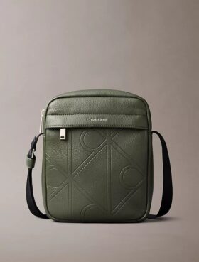 Sac de reporter avec logo emblématique en relief sur toute la surface