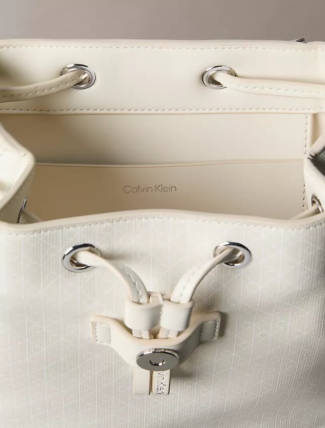 Sac à dos avec logo emblématique sur toute la surface Sac à dos avec logo emblématique sur toute la surface