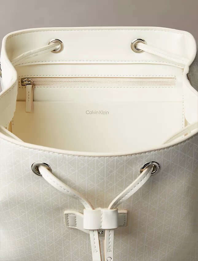 Sac à dos avec logo emblématique sur toute la surface Sac à dos avec logo emblématique sur toute la surface