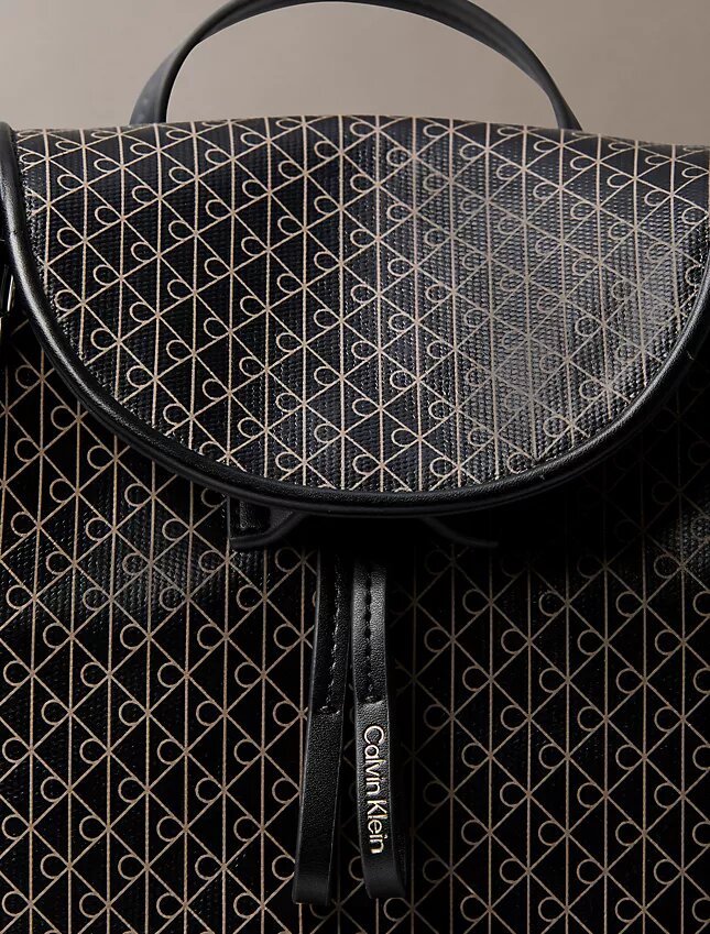 Sac à dos avec logo emblématique sur toute la surface Sac à dos avec logo emblématique sur toute la surface