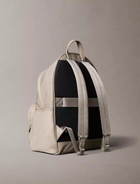 Sac à dos en nylon mat