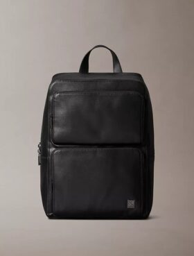 Sac à dos fin avec logo emblématique Sac à dos fin avec logo emblématique