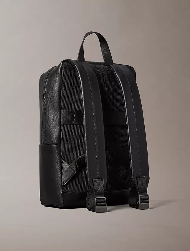 Sac à dos fin avec logo emblématique Sac à dos fin avec logo emblématique