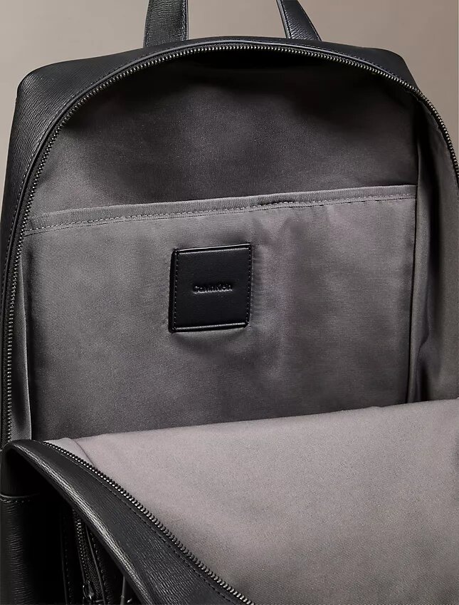 Sac à dos fin avec logo emblématique Sac à dos fin avec logo emblématique
