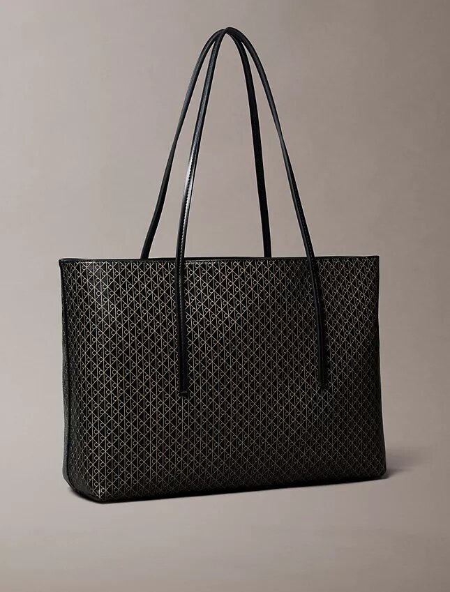 Sac fourre-tout avec logo emblématique sur toute la surface et pochette Sac fourre-tout avec logo emblématique sur toute la surface et pochette