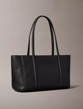 Sac fourre-tout en simili cuir texturé galets avec logo emblématique