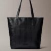 Sac fourre-tout orné du logo emblématique sur toute la surface Sac fourre-tout orné du logo emblématique sur toute la surface