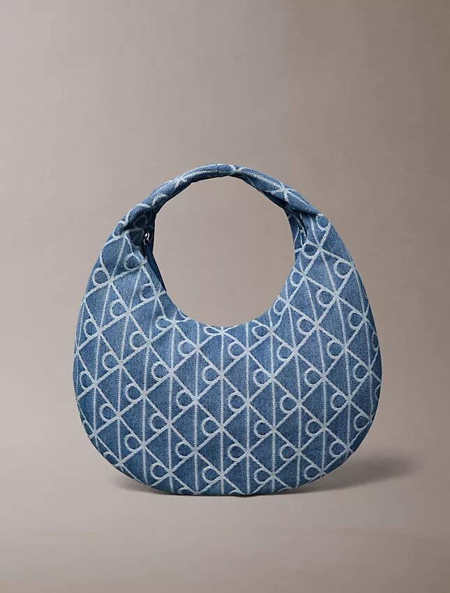 Sac hobo en Denim avec logo emblématique sur toute la surface Sac hobo en Denim avec logo emblématique sur toute la surface