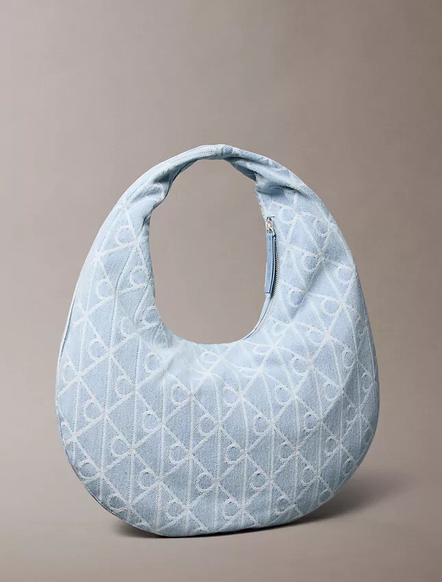 Sac hobo en Denim avec logo emblématique sur toute la surface Sac hobo en Denim avec logo emblématique sur toute la surface