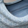 Sac hobo en Denim avec logo emblématique sur toute la surface Sac hobo en Denim avec logo emblématique sur toute la surface