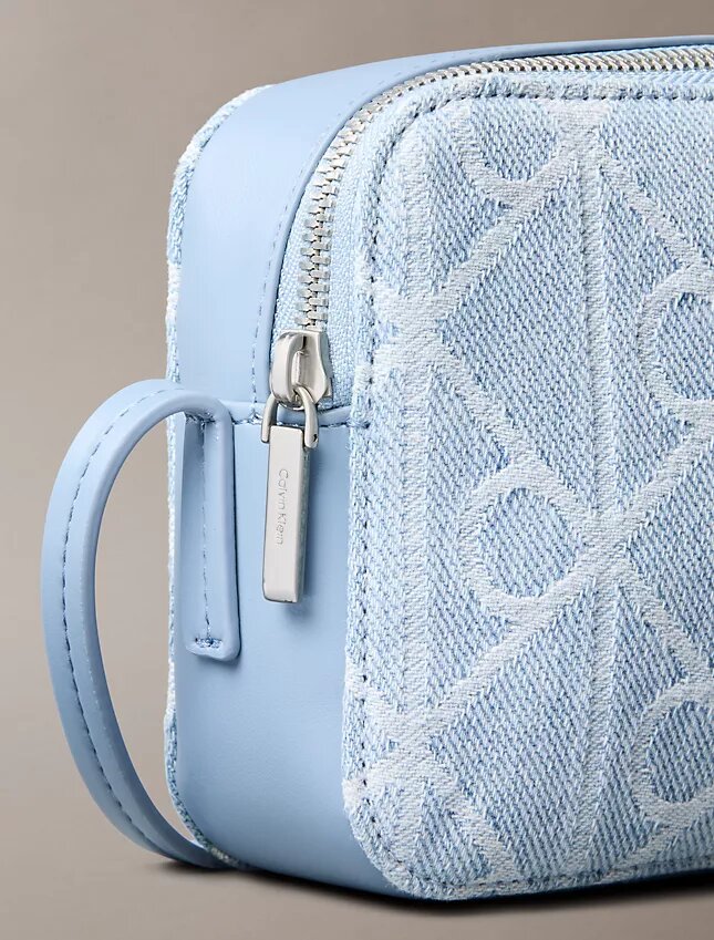 Sac photo en Denim avec logo emblématique sur toute la surface Sac photo en Denim avec logo emblématique sur toute la surface