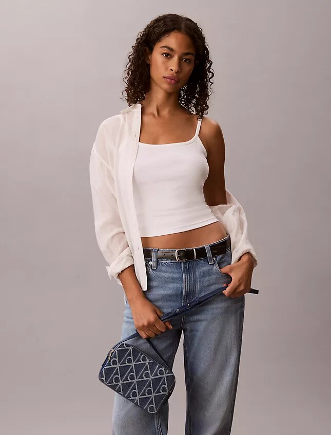 Sac photo en Denim avec logo emblématique sur toute la surface Sac photo en Denim avec logo emblématique sur toute la surface