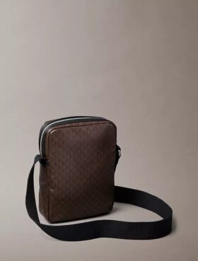 Sac reporter avec logo emblématique sur toute la surface