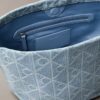 Sac seau en Denim avec logo emblématique sur toute la surface Sac seau en Denim avec logo emblématique sur toute la surface