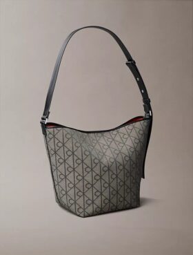 Sac seau en jacquard avec logo emblématique sur toute la surface et pochette