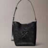 Sac seau en maille avec emblème Sac seau en maille avec emblème