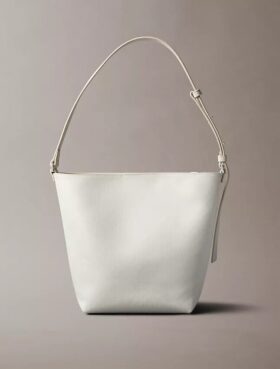 Sac seau à logo emblématique sur toute la surface avec pochette