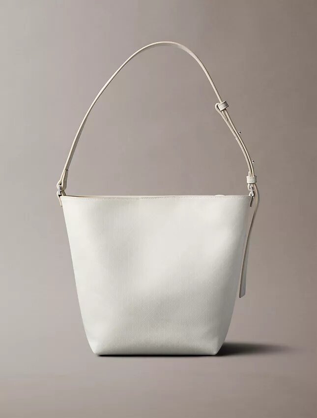 Sac seau à logo emblématique sur toute la surface avec pochette Sac seau à logo emblématique sur toute la surface avec pochette