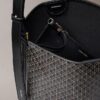 Sac seau à logo emblématique sur toute la surface avec pochette Sac seau à logo emblématique sur toute la surface avec pochette