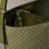 Sac seau à logo emblématique sur toute la surface avec pochette Sac seau à logo emblématique sur toute la surface avec pochette