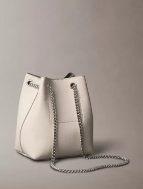 Sac seau minimaliste à Monogram
