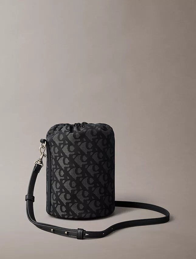 Sac seau à motif Monogram intégral Sac seau à motif Monogram intégral