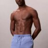 Short de bain avec logo graphique Short de bain avec logo graphique