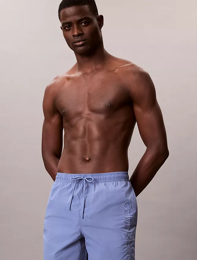 Short de bain avec logo graphique Short de bain avec logo graphique