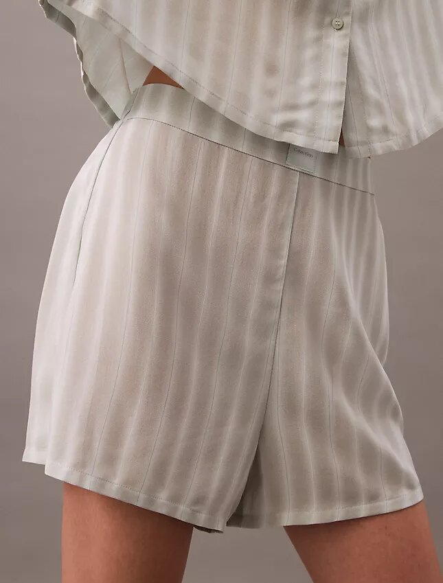 Short de nuit en viscose tissée Short de nuit en viscose tissée
