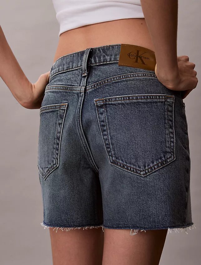 Short en denim mi-long à taille haute Short en denim mi-long à taille haute