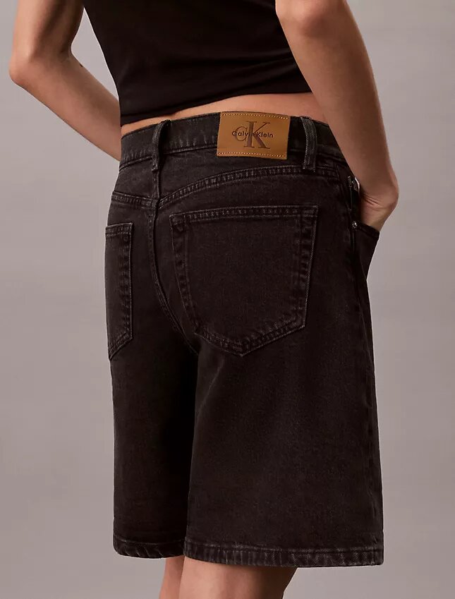 Short en denim évasé à ourlet roulé Short en denim évasé à ourlet roulé