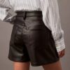 Short en simili cuir style années 90 Short en simili cuir style années 90