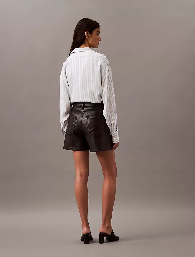 Short en simili cuir style années 90 Short en simili cuir style années 90