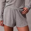 Short sans fermeture à glissière en tissu gaufré léger Short sans fermeture à glissière en tissu gaufré léger